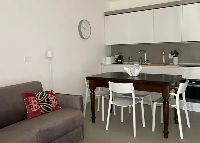 Number 99 Διαμέρισμα